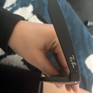 BLACK RAYBAN SUNGLASSES